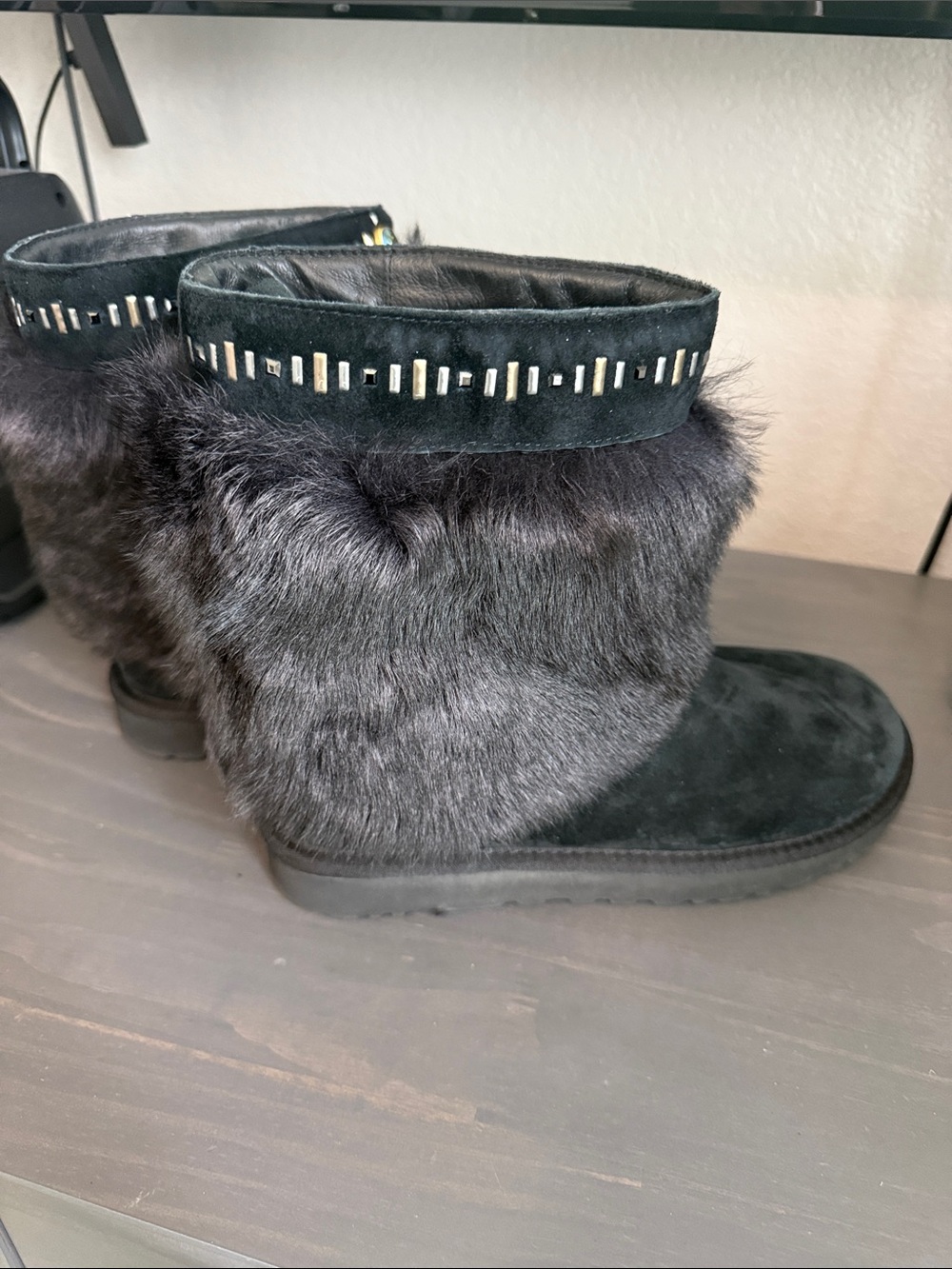 Women’s Ugg Fur Boots size 8 - Picture 5 of 7